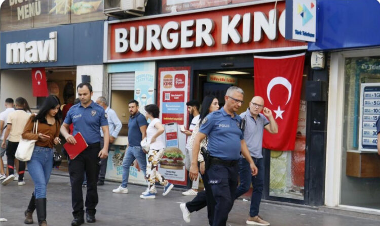 burger king e bicakli saldiri habermeydan