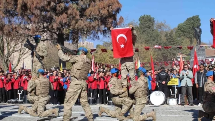 sinop ta cumhuriyet in 100 yili coskuyla kutlandi habermeydan