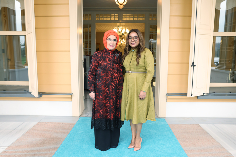 Emine Erdogan Surinam First Ladysi​​​​​​ ile gorustu habermeydan