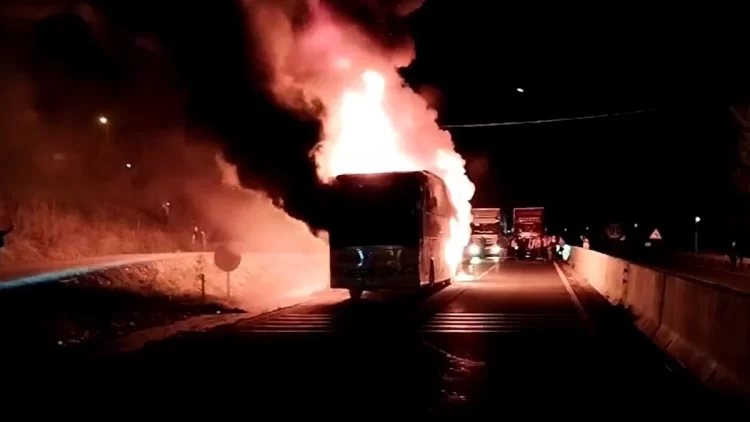 istanbul sinop seferini yapan otobus yandi habermeydan