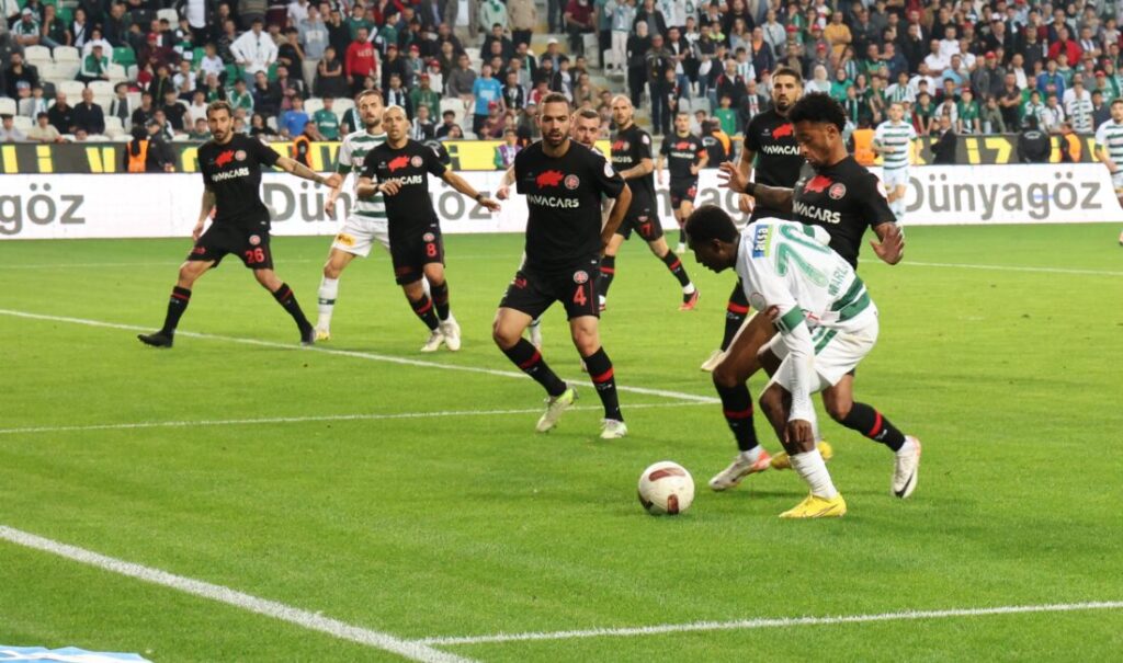 konyaspor son dakikada 1 puani kurtardi habermeydan