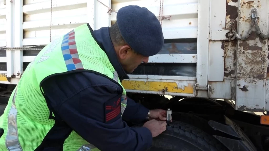 mus ta ticari araclara zorunlu kis lastigi uygulamasi basladi habermeydan