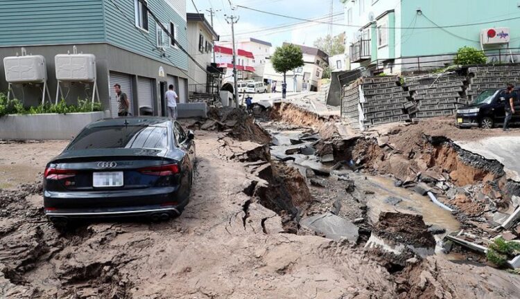 japonya da 7 5 buyuklugunde deprem habermeydan