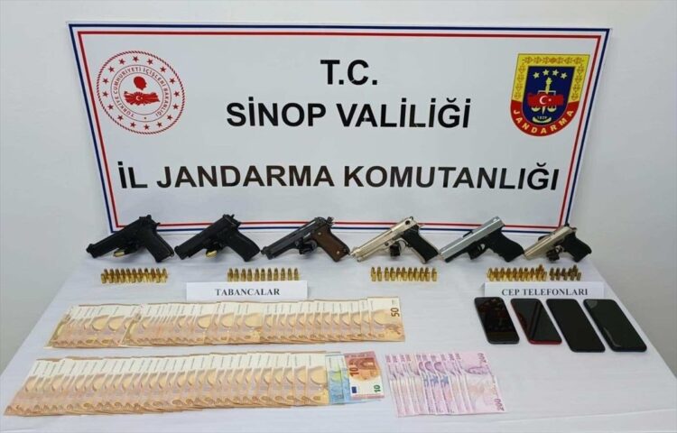 sinop ta silah kacakciligi operasyonunda 5 zanli yakalandi habermeydan