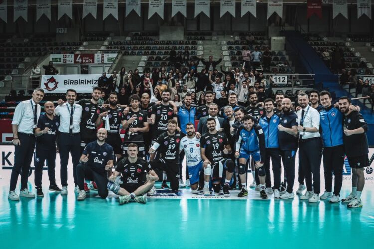 halkbank kupa voley de yari finale yukseldi habermeydan