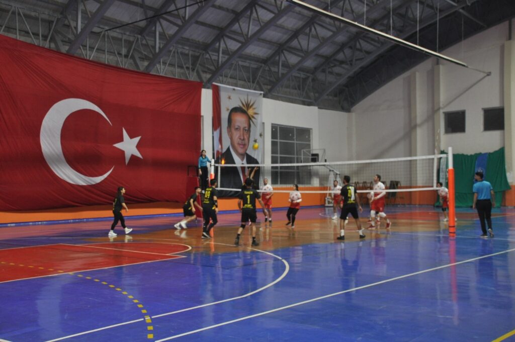 mus bulanik ta kurumlar arasi voleybol turnuvasi basladi habermeydan 1