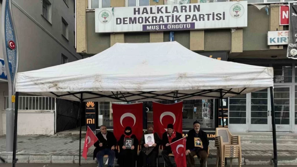 mus ta ailelerin evlat nobeti devam ediyor2 habermeydan