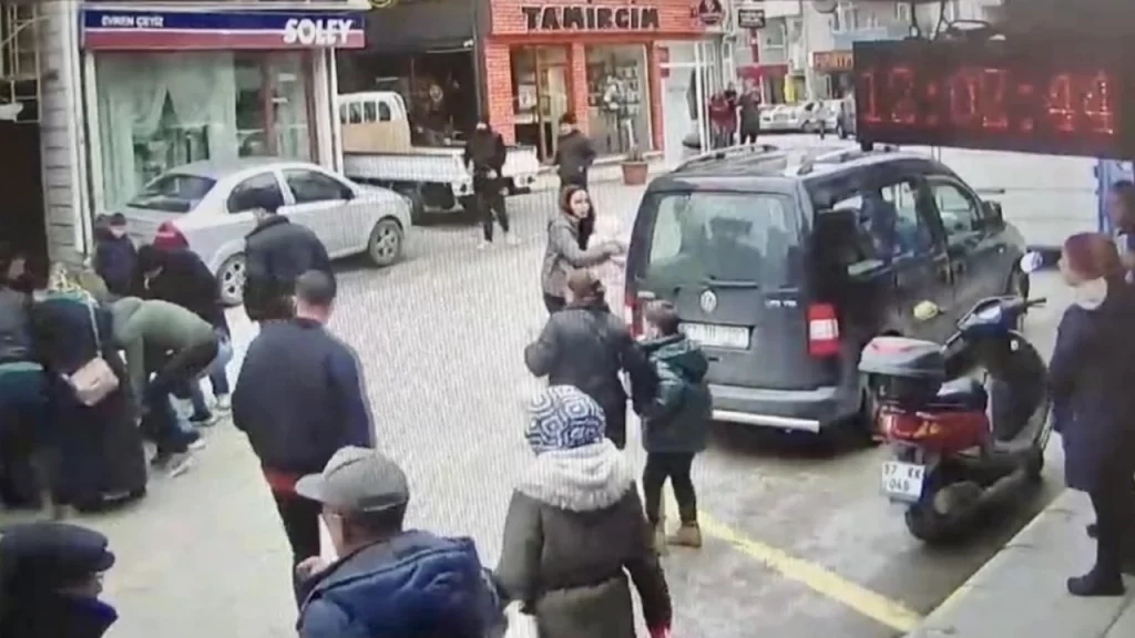 sinop ta bir cocuga otomobil carpti habermeydan