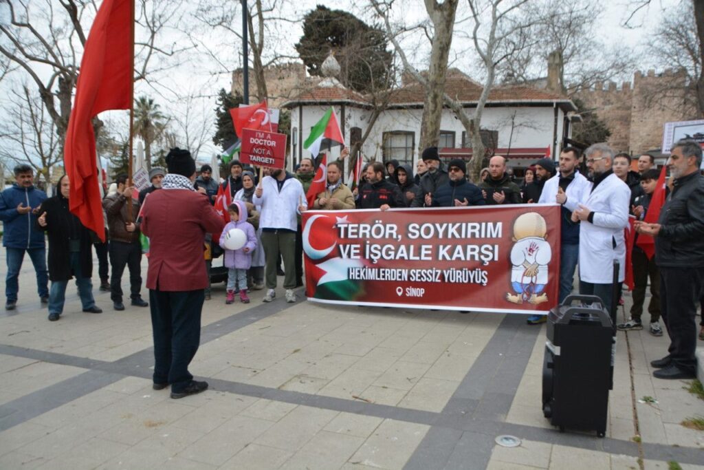 sinop ta saglik calisanlarindan filistin e destek icin sessiz yuruyus habermeydan