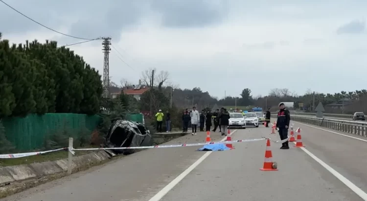 sinop ta takla atan otomobilde 1 kisi oldu 2 kisi yaralandi habermeydan