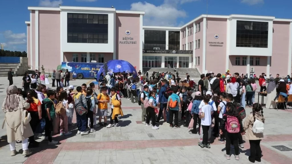 sinop ta ilk ve ortaokul ogrencileri bilimle bulustu habermeydan