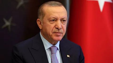Cumhurbaskani Erdogandan milli futbolculara soyunma odasinda ziyaret habermeydan