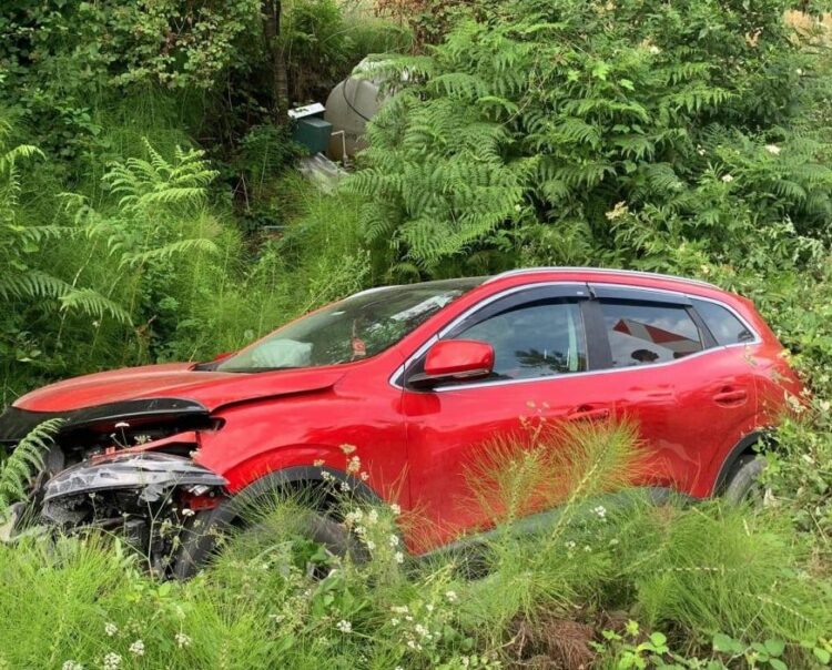 sinop ta sarampole devrilen otomobilde 2 kisi yaralandi habermeydan