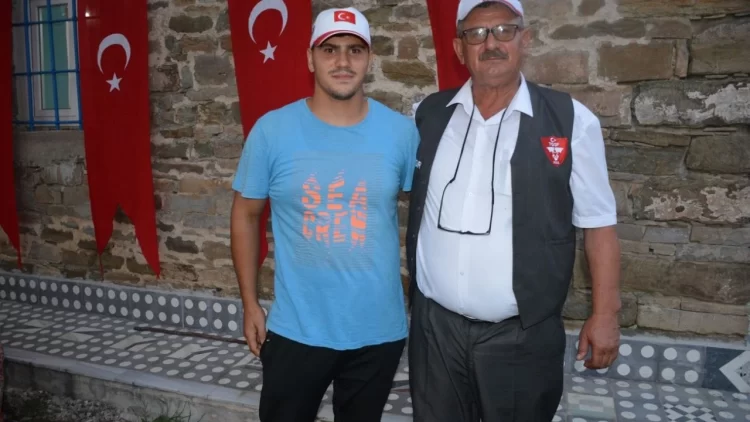 30 yildir sinop un tek cazgiri yerine oglunu yetistiriyor habermeydan