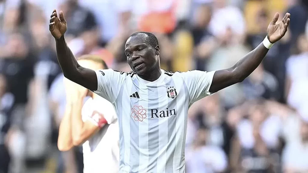 besiktas aboubakar ile yollarini ayirdi habermeydan