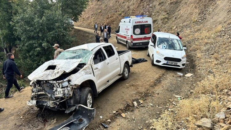 mus ta sehit askerin yakinlarini tasiyan arac kaza yapti 1 olu 5 yarali habermeydan