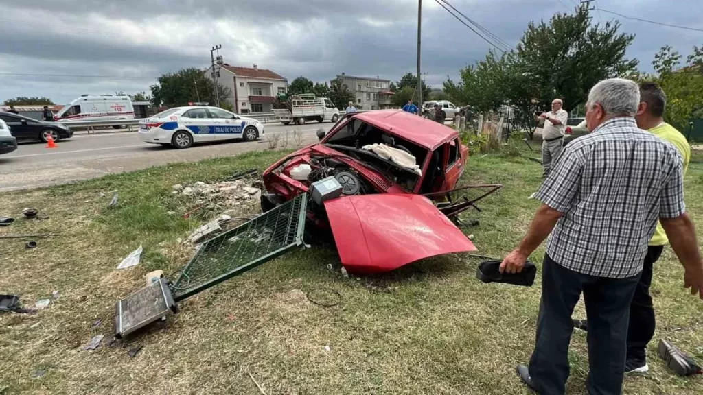 sinop ta kaza yapan fiat tofas resmen dagildi habermeydan