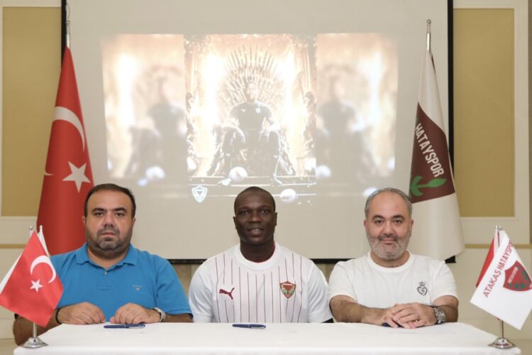 vincent aboubakar hatayspor a imzayi atti habermeydan