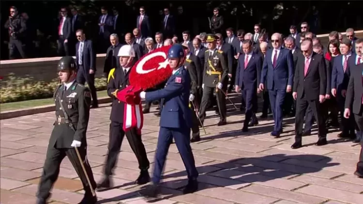 Erdogan ve Devlet Erkani Anitkabirde1 habermeydan