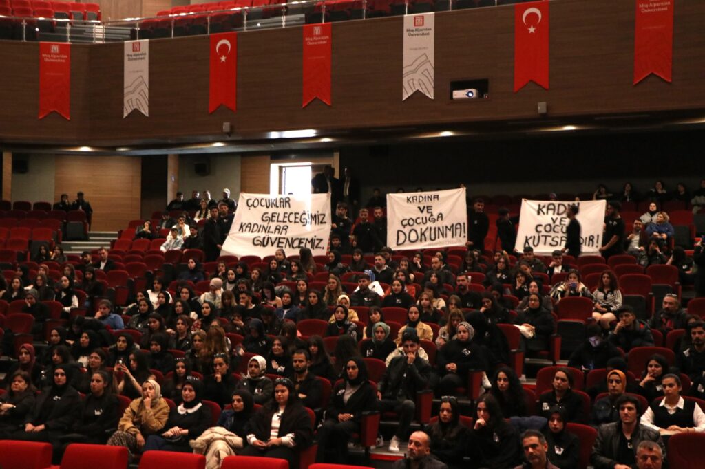 mus alparslan universitesi nde kadinlar gucludur siddet zayifliktir paneli habermeydan