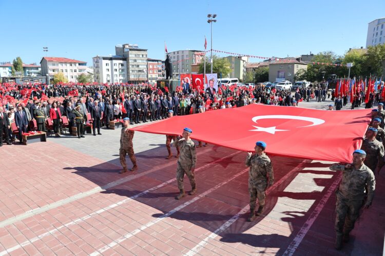 mus ta cumhuriyetin 101 yil donumu coskuyla kutlandi habermeydan