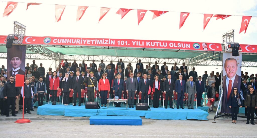 sinop ta 29 ekim cumhuriyet bayrami coskusu habermeydan