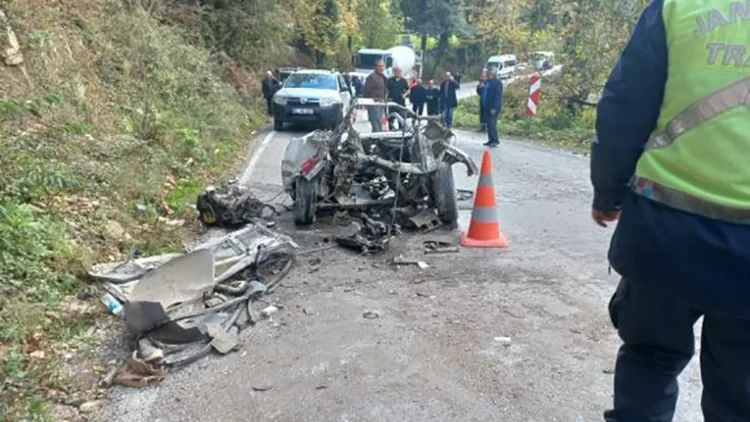 sinop ta feci kaza 3 yarali habermeydan