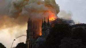 notre dame yangin habermeydan