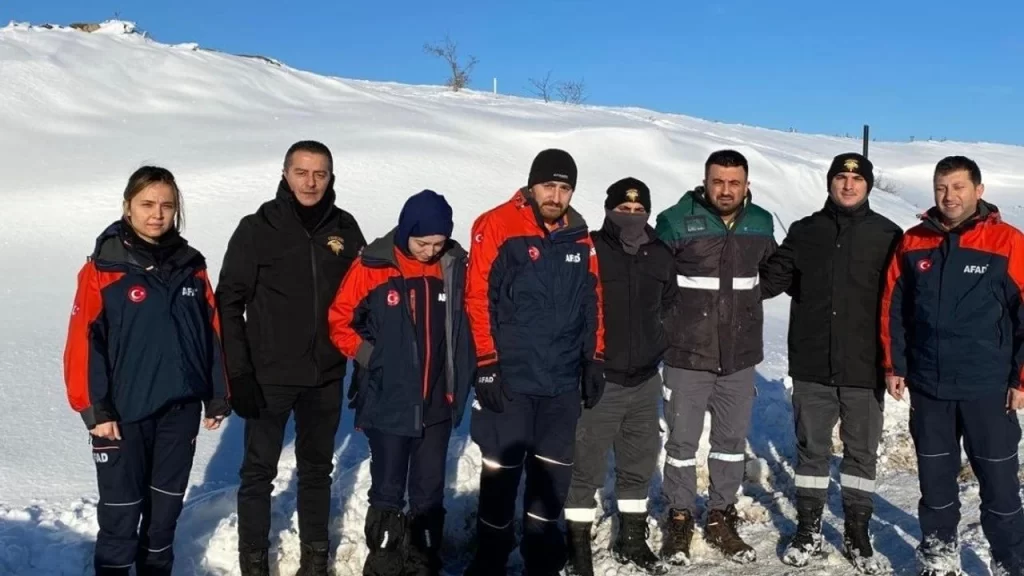 sinop ta araclari kara saplanan 4 kisi afad tarafindan kurtarildi habermeydan