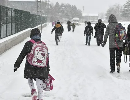 Ardahanda olumsuz hava kosullari nedeniyle egitime ara verildi habermeydan