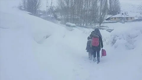 Hakkaride egitime kar engeli habermeydan