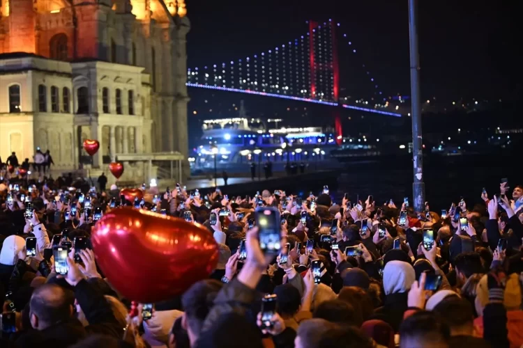 Istanbulda yeni yil coskuyla kutlandi habermeydan