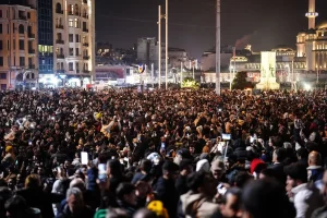 Istanbulda yeni yil coskuyla kutlandi1 habermeydan