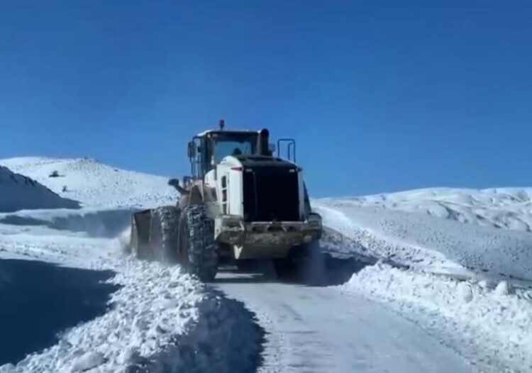 mus ta kapali olan derecik ilica agilli grup koy yollari ulasima acildi habermeydan