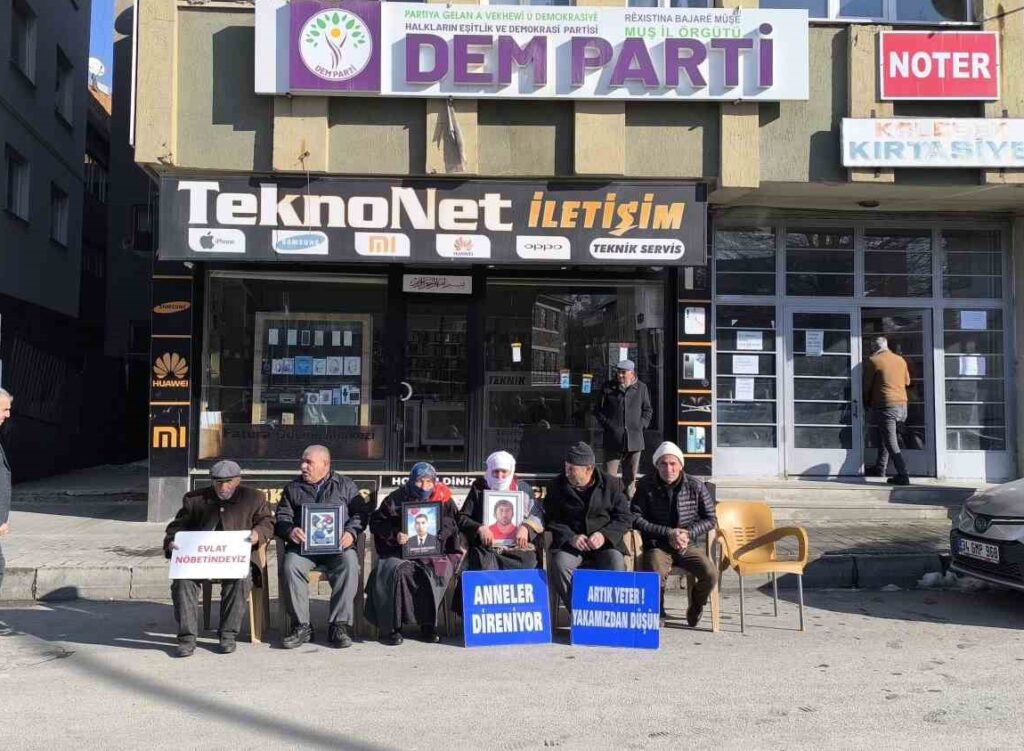 muslu ailelerin evlat nobeti 2025 in ilk gunu de kararlilikla surdu habermeydan e1735830467759