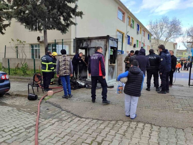 sinop gazi mustafa kemal ilkokulu guvenlik kulubesinde yangin habermeydan