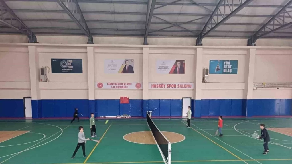 mus haskoy de tenis kursuna genclerden yogun ilgi habermeydan