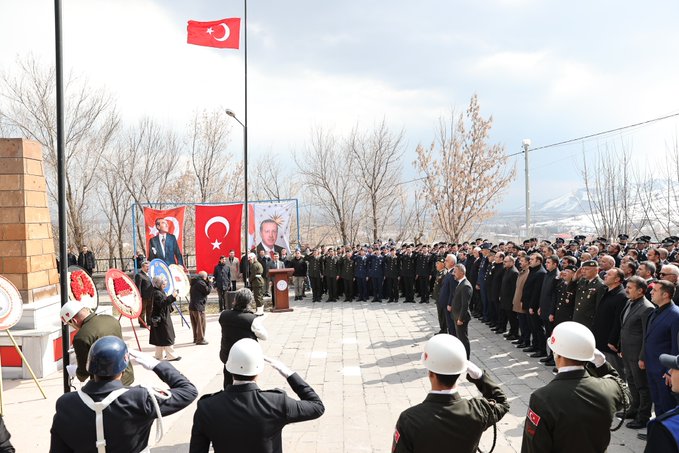 mus ta canakkale zaferi nin 110 yildonumunde sehitler anildi habermeydan