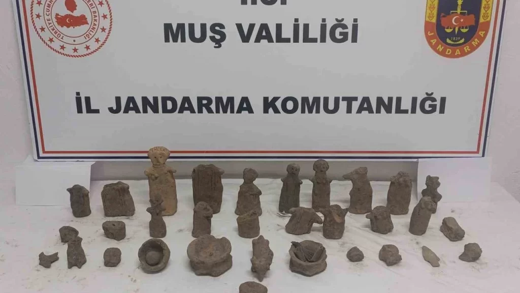musta 4 bin yillik heykel ve obje yakalandi habermeydan